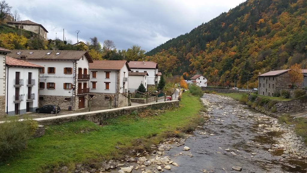 Albergue Armaia Artepea Urzainqui Eksteriør billede